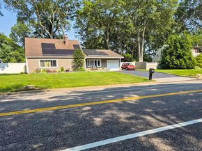 1039 Sipp Avenue, Medford NY 11763