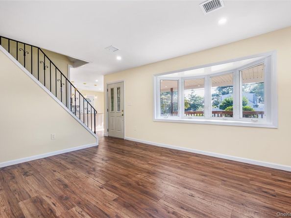 4 William Street, Copiague NY 11726