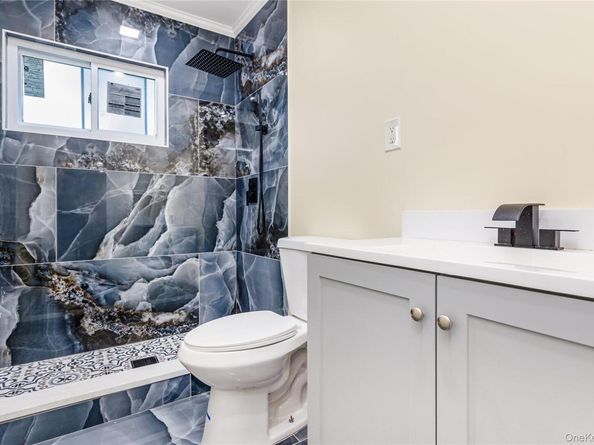 4 William Street, Copiague NY 11726