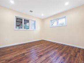4 William Street, Copiague NY 11726