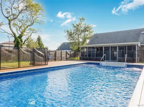 4 William Street, Copiague NY 11726