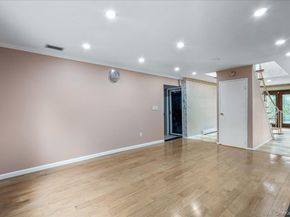 418 Old Courthouse Rd, Manhasset Hills NY 11040