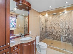 418 Old Courthouse Rd, Manhasset Hills NY 11040