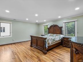 418 Old Courthouse Rd, Manhasset Hills NY 11040
