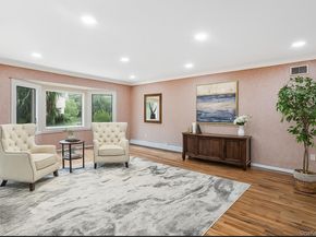 418 Old Courthouse Rd, Manhasset Hills NY 11040