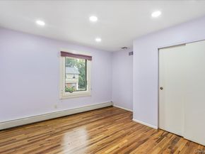 418 Old Courthouse Rd, Manhasset Hills NY 11040
