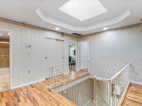 418 Old Courthouse Rd, Manhasset Hills NY 11040