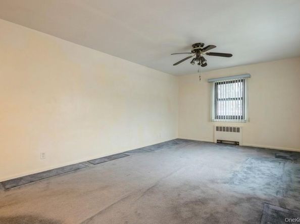 73-21 220th Street 139B2, Oakland Gardens NY 11364