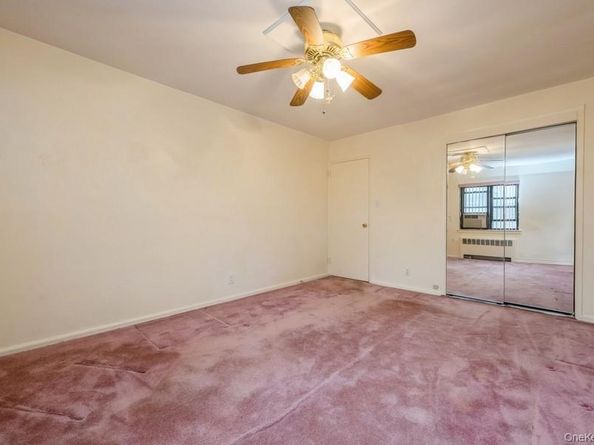 73-21 220th Street 139B2, Oakland Gardens NY 11364
