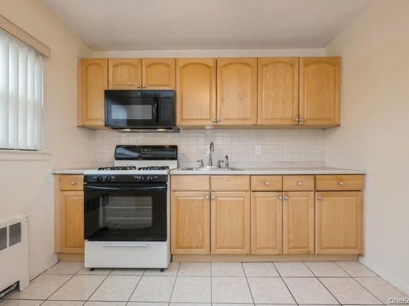 73-21 220th Street 139B2, Oakland Gardens NY 11364