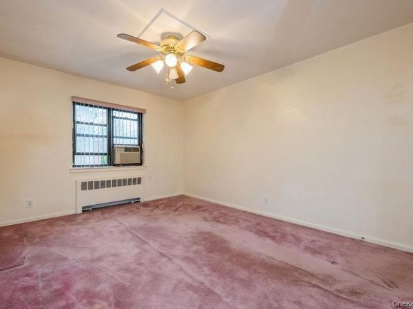 73-21 220th Street 139B2, Oakland Gardens NY 11364