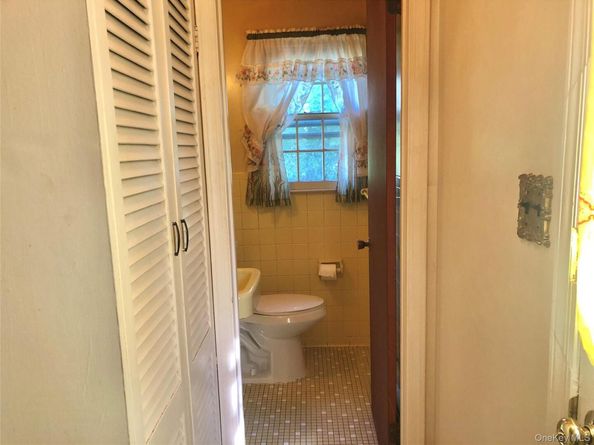 32 Minerva Drive, Yonkers NY 10710