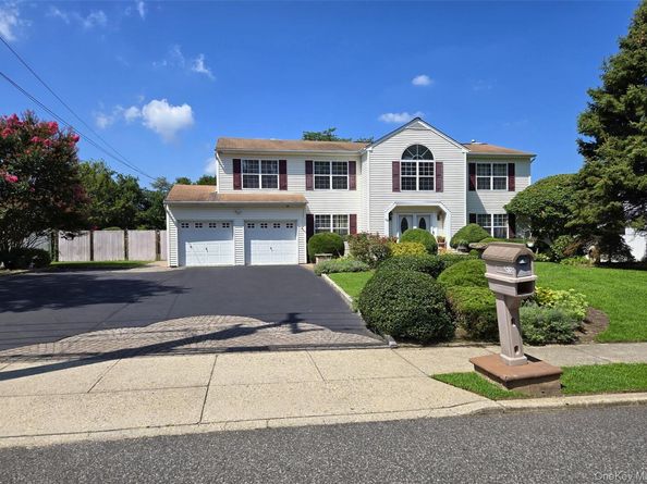 1130 Broadway Avenue, Holbrook NY 11741