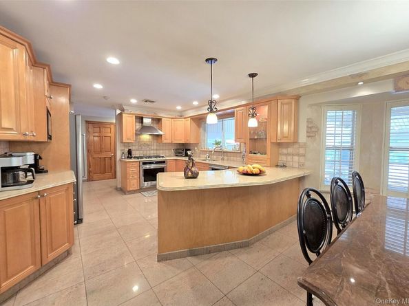 1130 Broadway Avenue, Holbrook NY 11741