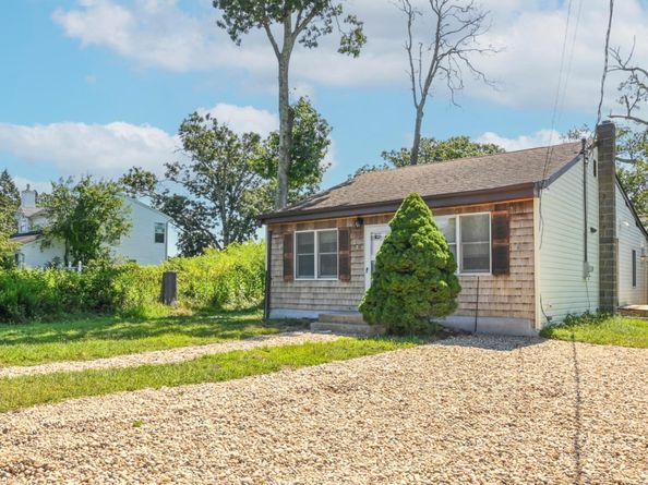 38 Lafayette Drive, Shirley NY 11967