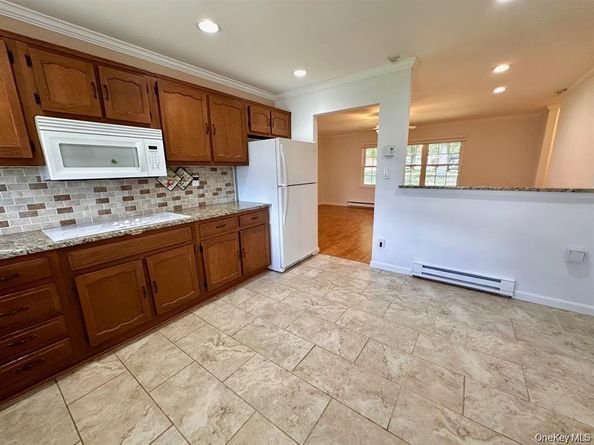 69 Enfield Court B, Ridge NY 11961