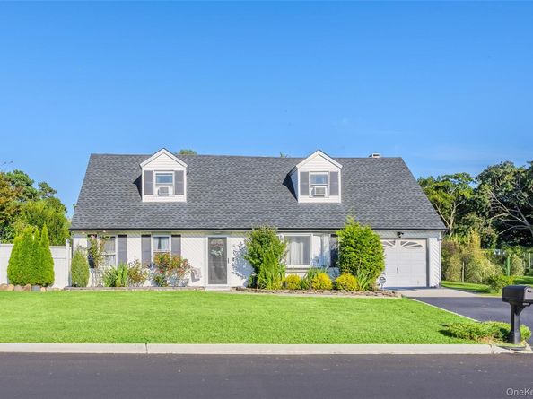 68 Rosemont Avenue, Farmingville NY 11738