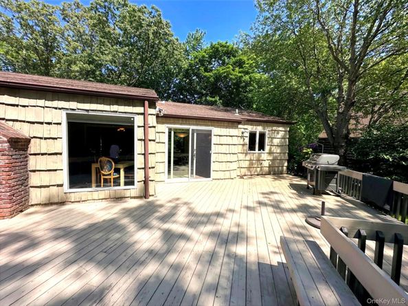 3 Chiswell Drive, Melville NY 11747