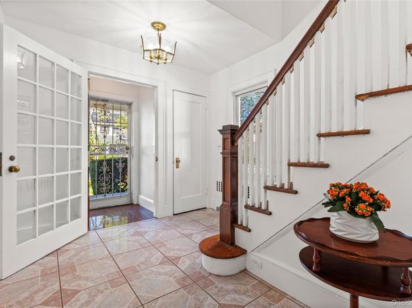 77 Hillside Avenue, New Rochelle NY 10801