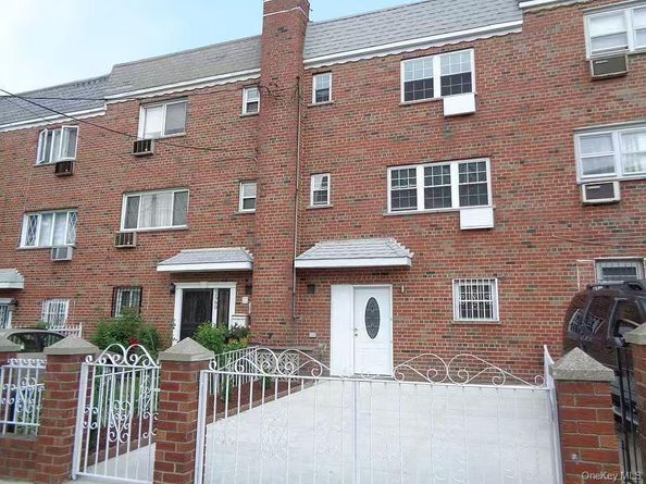2958 Radcliff Avenue, Bronx NY 10469