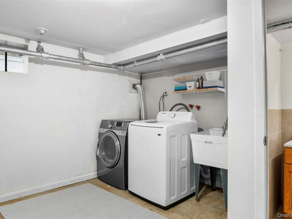 506 Siwanoy Place, Pelham NY 10803