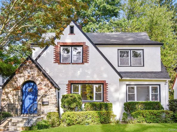 506 Siwanoy Place, Pelham NY 10803