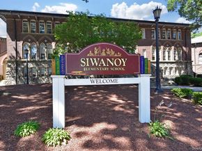 506 Siwanoy Place, Pelham NY 10803