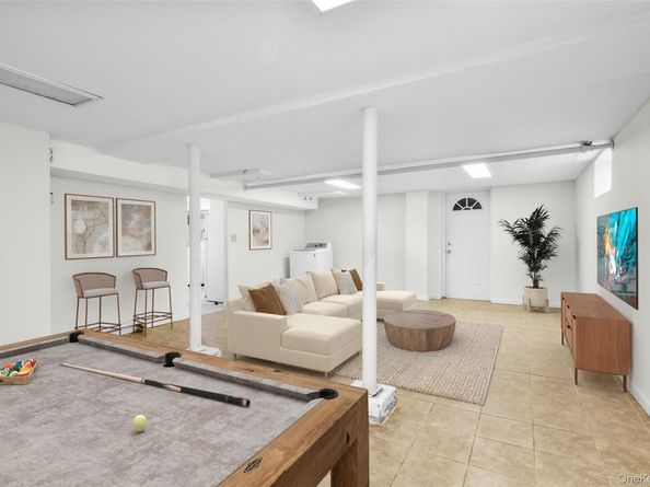 506 Siwanoy Place, Pelham NY 10803