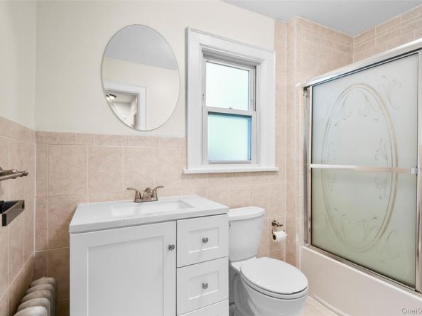 506 Siwanoy Place, Pelham NY 10803