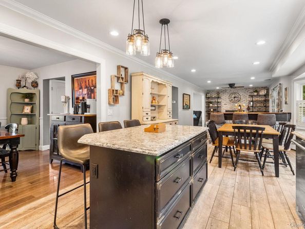 6 Barry Lane, Mount Sinai NY 11766
