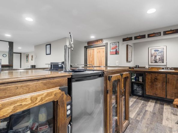 6 Barry Lane, Mount Sinai NY 11766