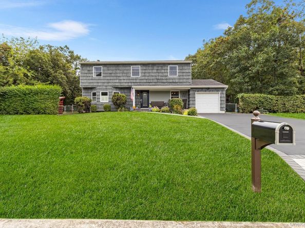 6 Barry Lane, Mount Sinai NY 11766