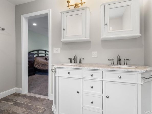 6 Barry Lane, Mount Sinai NY 11766