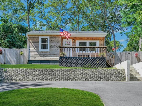 2 Setauket Trail, Ridge NY 11961