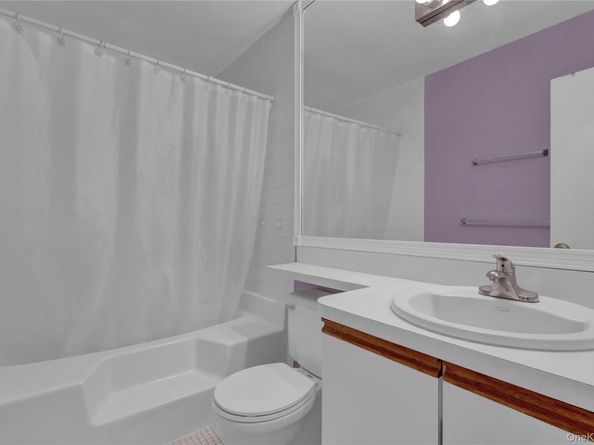 5 Delaware Court, Coram NY 11727