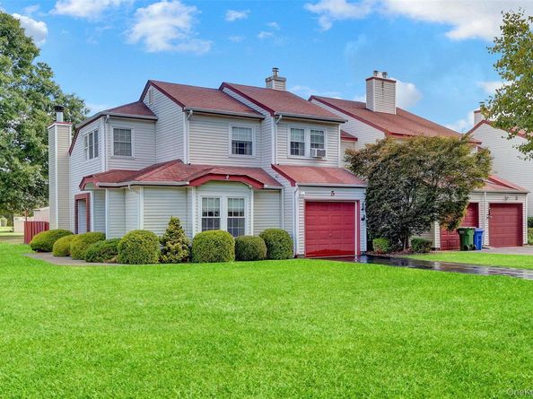 5 Delaware Court, Coram NY 11727