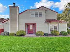5 Delaware Court, Coram NY 11727