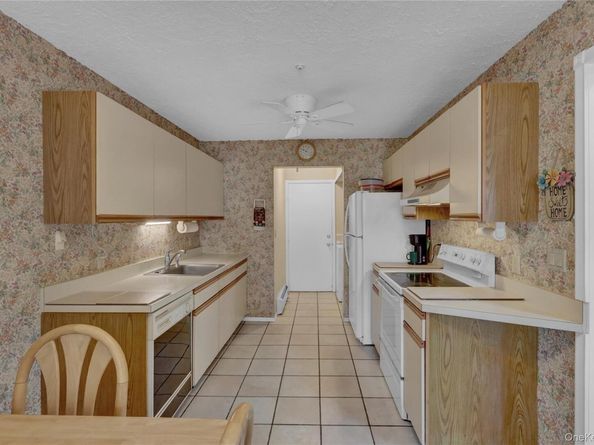 5 Delaware Court, Coram NY 11727