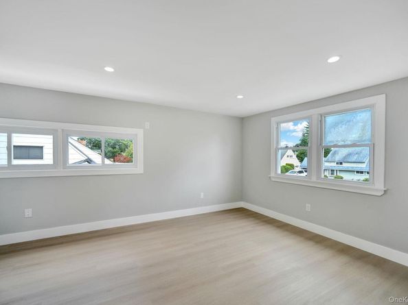 18 Mist Lane, Westbury NY 11590