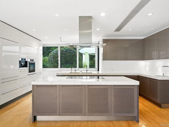 20 Bessel Lane, Chappaqua NY 10514