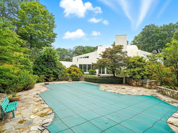 20 Bessel Lane, Chappaqua NY 10514