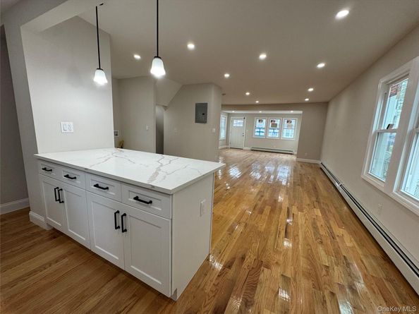 19445 Murdock Avenue, Saint Albans NY 11412