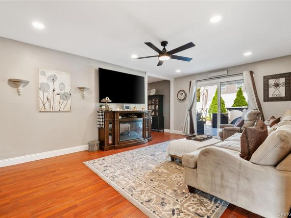 1 Debbie Lane, Patchogue NY 11772