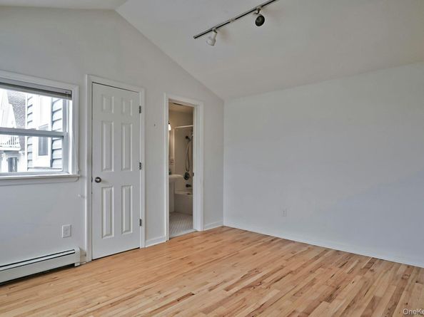 2 Bayview Avenue E, Lindenhurst NY 11757
