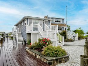 2 Bayview Avenue E, Lindenhurst NY 11757