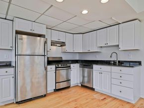 2 Bayview Avenue E, Lindenhurst NY 11757