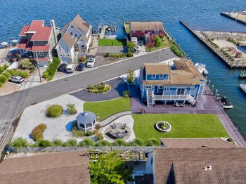2 Bayview Avenue E