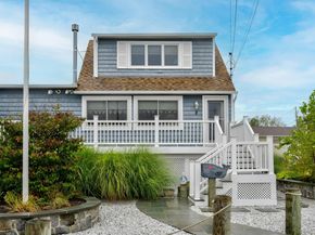 2 Bayview Avenue E, Lindenhurst NY 11757