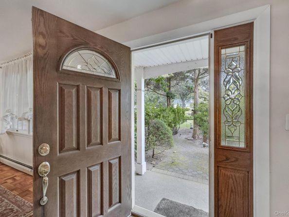 16 Delmar Lane, Commack NY 11725