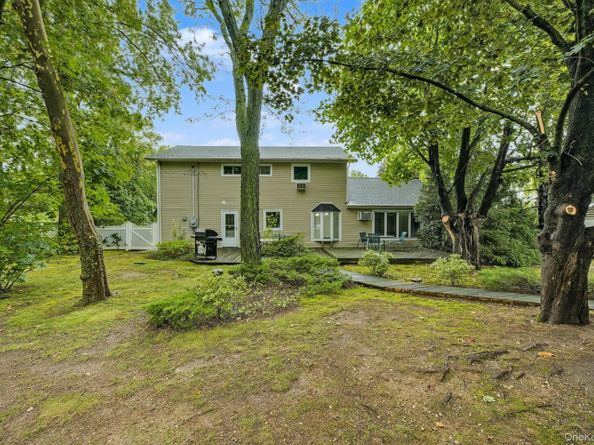 16 Delmar Lane, Commack NY 11725